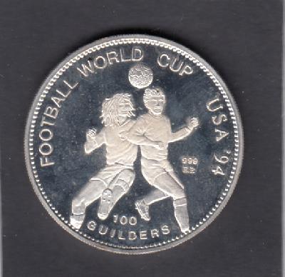 Beschrijving: 100 Gulden  SOCCER  2 PLAERS EP RIGHT KRASSEN